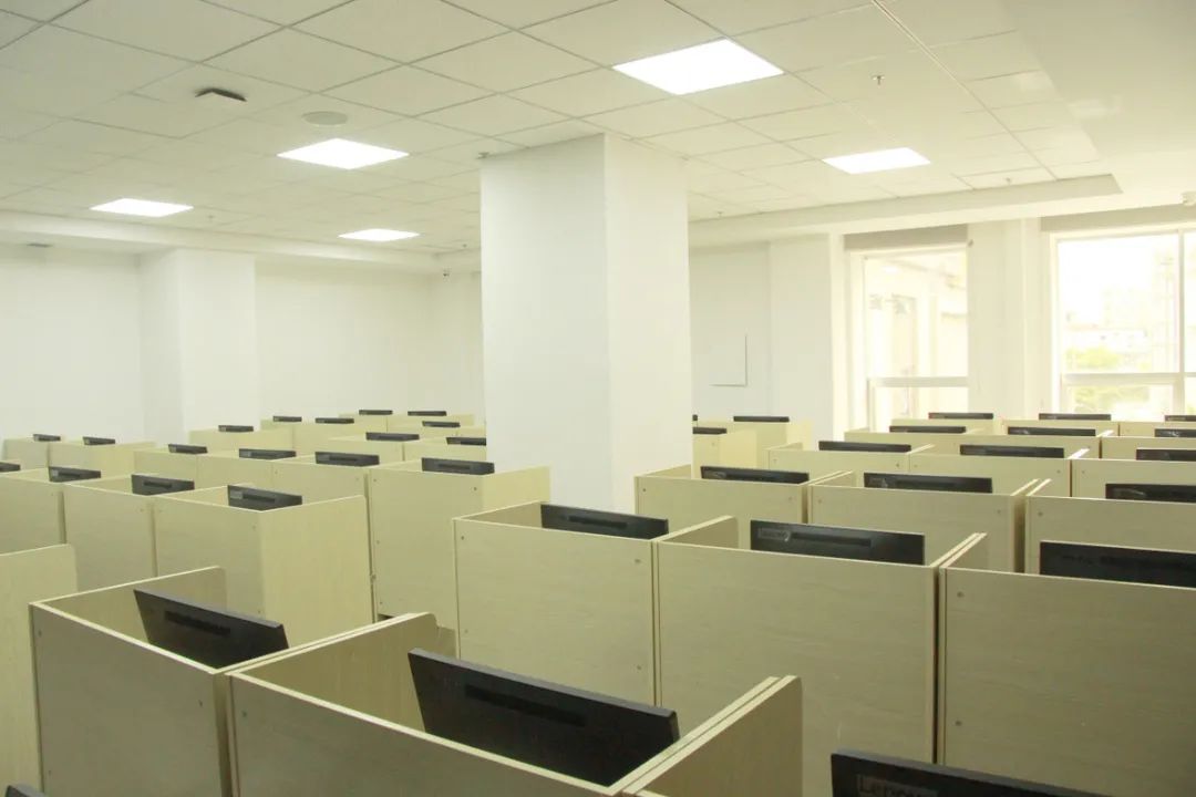 計(jì)算機(jī)網(wǎng)絡(luò)教室